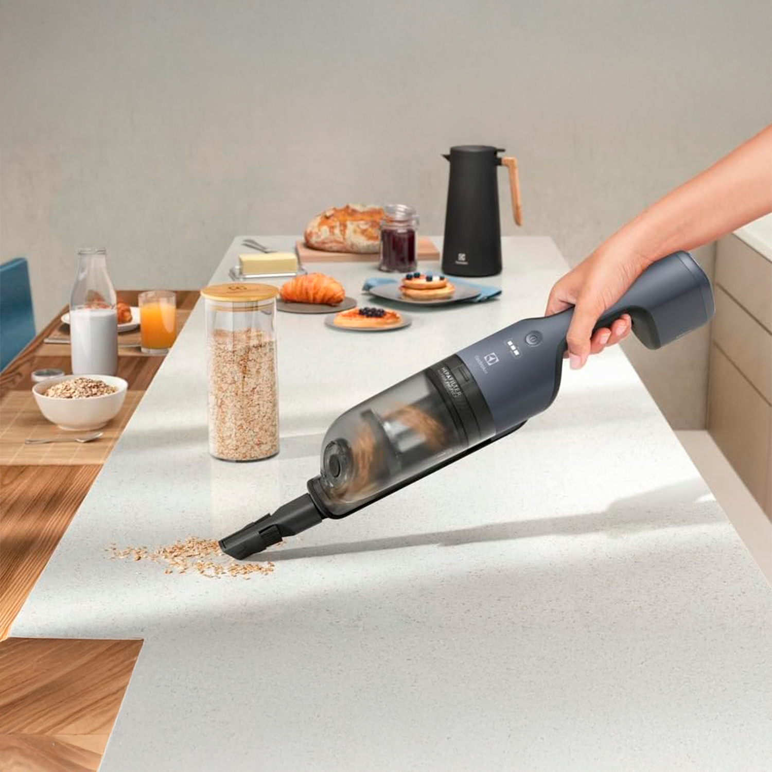 Aspirador Vertical Electrolux Erg019 2 Em 1 Cyclonic 90w