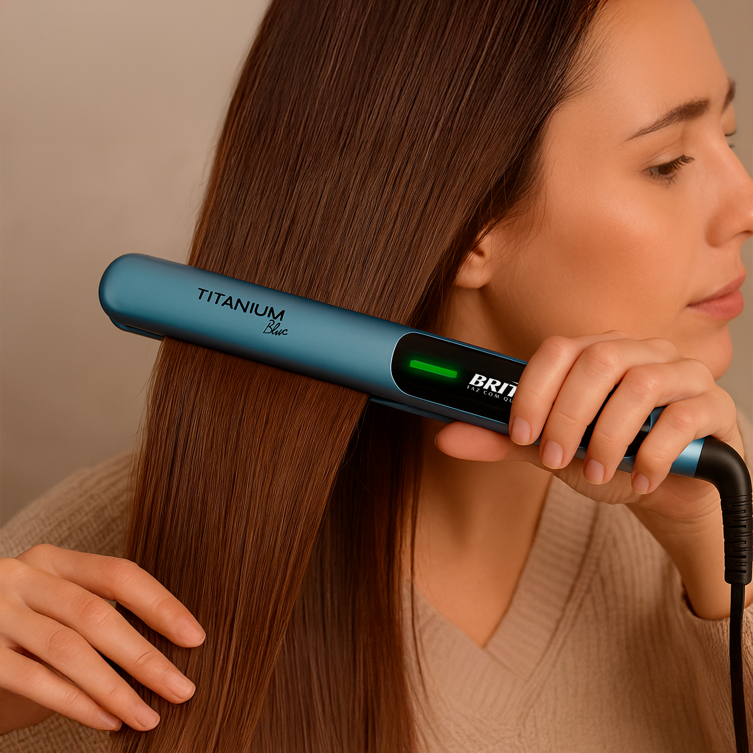 Chapinha Prancha De Cabelo Britania Titanium Bivolt Blue